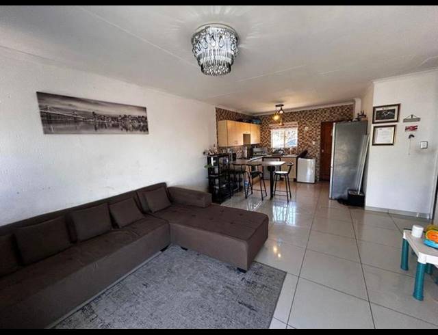2 BEDROOM TOWNHOUSE FOR SALE IN GREENSTONE HILL